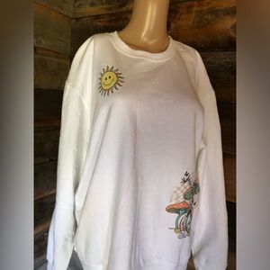 NWT Vinyl Icons pullover sweatshirt. Size Medium